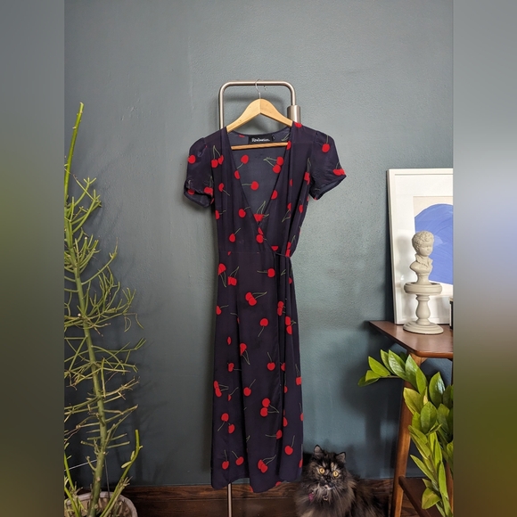 Realisation Teale Cherry Silk Wrap Dress (SEE DESCRIPTION) - Picture 3 of 10